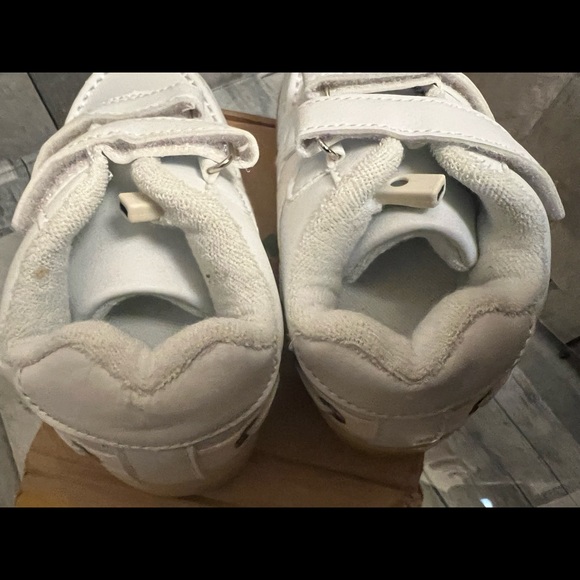 New kids light up shoes size 6 - Picture 7 of 9